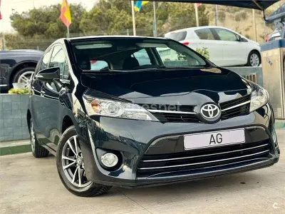Usado Toyota Verso Comfort 124 CV (91 kW) 2014 Verde Monovolumen