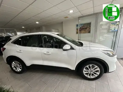 Usado Ford Kuga Titanium 190 CV (139 kW) 2020 Blanco SUV