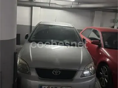 Usado Toyota Corolla Terra 110 CV (80 kW) 2003 Gris / plata Berlina