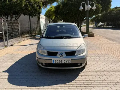 Begagnad Renault Scénic II Privilege 136 HK (100 kW) 2004 Beige Minibuss