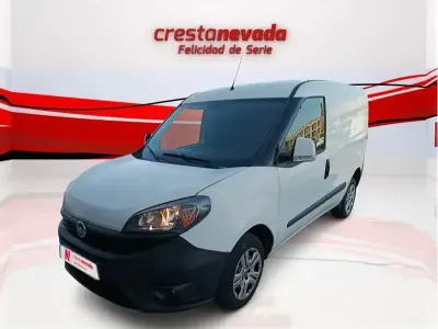 Usado Fiat Doblò 95 CV (69 kW) 2021 Blanco Monovolumen