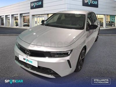 Usado Opel Astra Elegance 181 CV (133 kW) 2022 Gris / plata Berlina