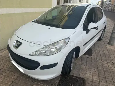 Usado Peugeot 207 70 CV (51 kW) 2009 Blanco Berlina