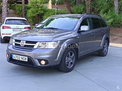 Usado Fiat Freemont Lounge 140 CV (102 kW) 2014 Gris / plata SUV