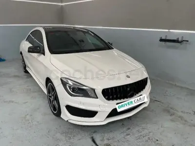 Usado Mercedes CLA200 136 CV (100 kW) 2014 Blanco Coupe