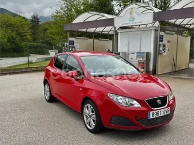 Usado Seat Ibiza 90 CV (66 kW) 2010 Rojo Berlina