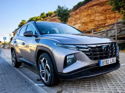 Usado Hyundai Tucson 230 CV (169 kW) 2022 Gris SUV