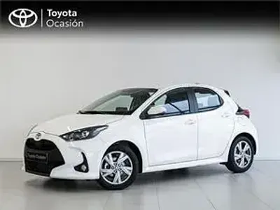 Usado Toyota Yaris Hybrid Active 116 CV (85 kW) 2025 Blanco