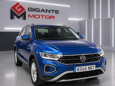 Usado VW T-Roc 150 CV (110 kW) 2025 Azul metalizado SUV