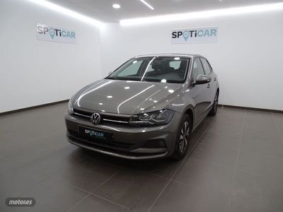 Usado VW Polo Advance 80 CV (58 kW) 2021 Gris Berlina