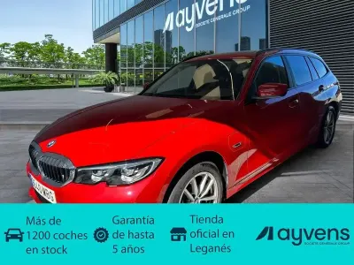 Käytetty BMW 330e 292 HP (214 kW) 2022 Punainen Farmari