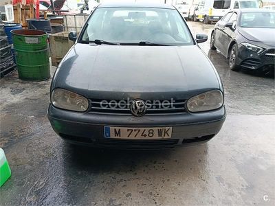 Usado VW Golf IV Conceptline 90 CV (66 kW) 2000 Gris / plata Berlina