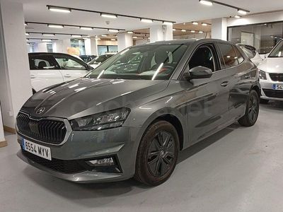 Usado Skoda Fabia Selection 95 CV (69 kW) 2025 Gris / plata Utilitario