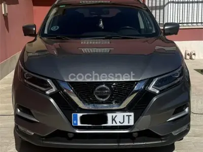 Usado Nissan Qashqai N-Connecta 130 CV (95 kW) 2018 Gris / plata SUV