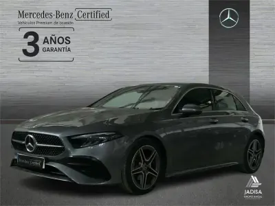 Usado Mercedes A180 AMG line 136 HP (100 kW) 2025 Cinzento Sedan