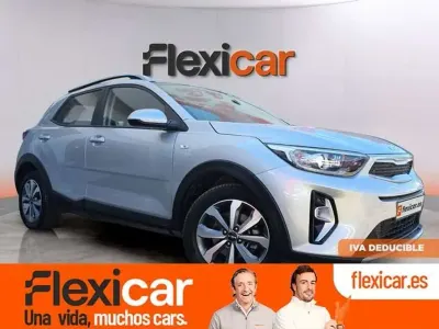 Usado Kia Stonic 101 CV (74 kW) 2022 Gris SUV