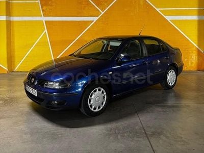 Usado Seat Toledo Stella 105 CV (77 kW) 2004 Azul Berlina