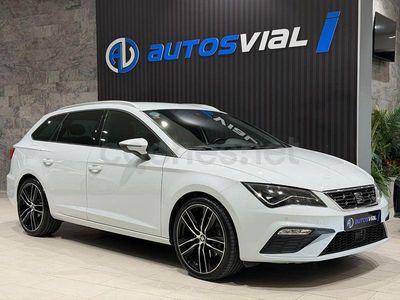 Usado Seat Leon FR 150 CV (110 kW) 2020 Blanco Familiar