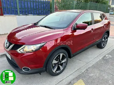 Usado Nissan Qashqai N-Connecta 110 CV (80 kW) 2016 Granate SUV