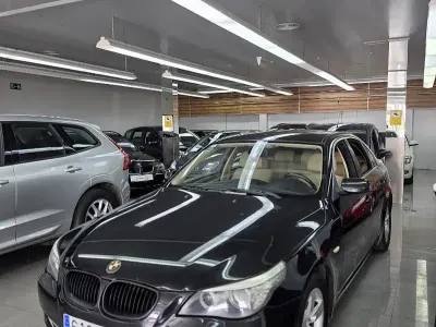 Usado BMW 520 177 CV (130 kW) 2009 Negro Familiar