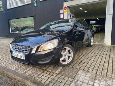 Usado Volvo S60 Momentum 115 CV (84 kW) 2013 Negro Berlina