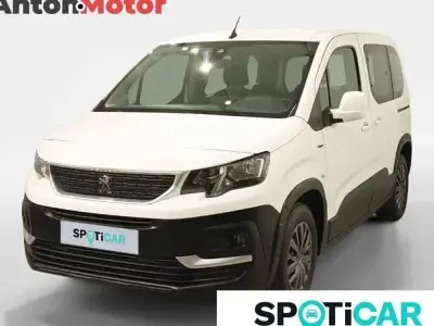 Usado Peugeot Rifter Style 100 CV (73 kW) 2021 Monovolumen