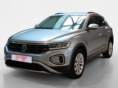 Usado VW T-Roc 110 CV (80 kW) 2024 Gris / plata SUV