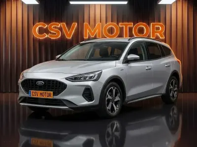 Usado Ford Focus Active 125 CV (91 kW) 2024 Gris Utilitario