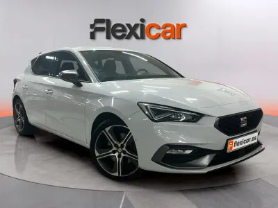 Usado Seat Leon FR 150 CV (110 kW) 2021 Blanco Berlina
