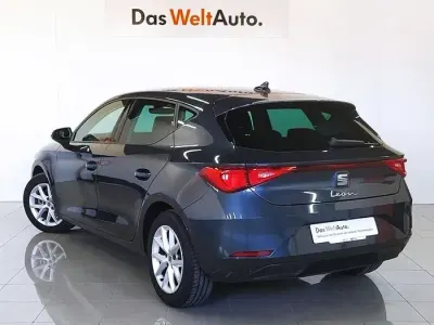 Usado Seat Leon Style 116 CV (85 kW) 2025 Gris