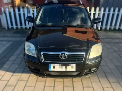 Usado Toyota Avensis Sport 177 CV (130 kW) 2006 Negro Familiar