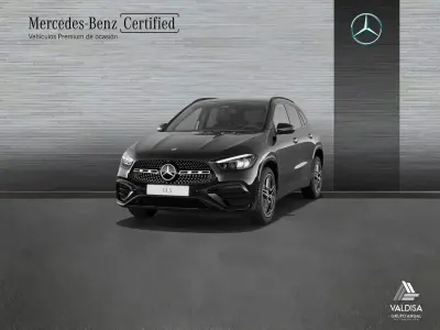 Usado Mercedes GLA200 150 CV (110 kW) 2025 Negro cosmos SUV