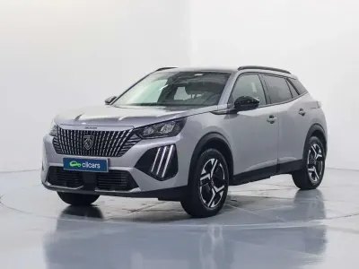 Usado Peugeot e-2008 Allure 114 kW (156 CV) 2025 Plateado SUV