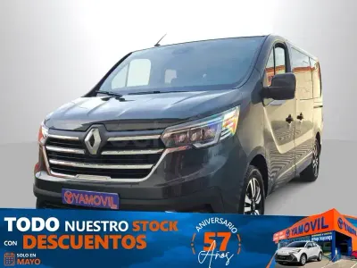 Usado Renault Trafic 150 CV (110 kW) 2023 Gris / plata Monovolumen