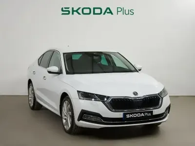 Usado Skoda Octavia Style 204 CV (150 kW) 2025 Blanco Berlina