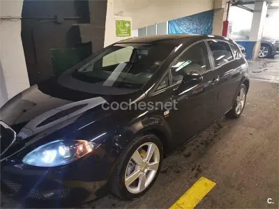Usado Seat Leon Sport 140 CV (102 kW) 2006 Negro Utilitario