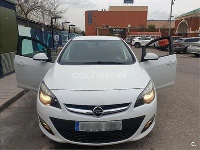 Brugt Opel Astra Selective 110 HK (80 kW) 2014 Hvid Sedan