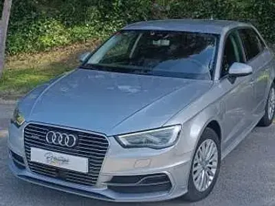 Usado Audi A3 Sportback e-tron S-Line 204 CV (150 kW) 2015 Gris Utilitario