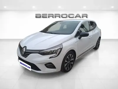 Usado Renault Clio Techno 90 CV (66 kW) 2023 Blanco Utilitario