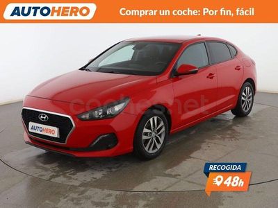 Usado Hyundai i30 120 CV (88 kW) 2020 Rojo Berlina