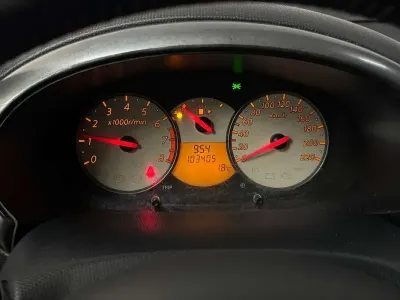 Usado Nissan Micra Tekna 88 CV (64 kW) 2008 Marrón Utilitario
