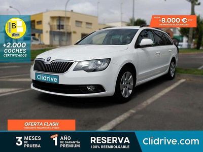 Usado Skoda Superb Active 140 CV (102 kW) 2015 Blanco Familiar
