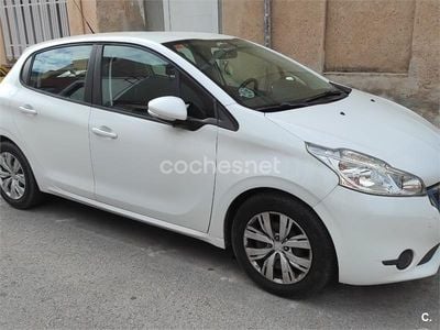 Usado Peugeot 208 Active 68 CV (50 kW) 2012 Blanco Utilitario