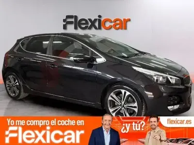 Usado Kia Ceed 136 CV (100 kW) 2018 Negro Utilitario