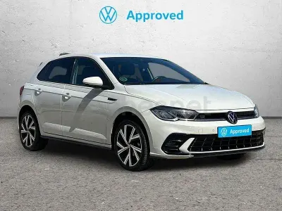 Usado VW Polo R-line 95 CV (69 kW) 2022 Gris / plata Utilitario