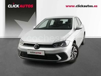 Gris / plata Usado 2024 VW Polo Life Berlina | 17.450 € (Precio justo)