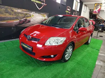 Usado Toyota Auris Luna 126 CV (92 kW) 2009 Rojo Utilitario