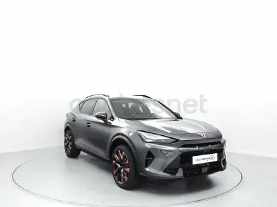 Usado Cupra Formentor 150 CV (110 kW) 2024 Gris / plata SUV