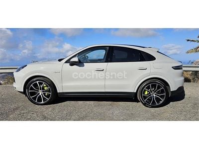 Usado Porsche Cayenne 462 CV (339 kW) 2020 Gris / plata SUV