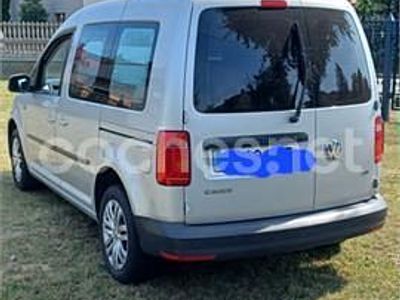 Usado VW Caddy Trendline 150 CV (110 kW) 2018 Gris / plata Monovolumen